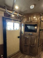 2019 Elite 4 Horse 13 short wall - Image 10