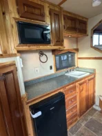 2004 Elite 14' Living Quarters Bunk Bed 4 Horse Trailer - Image 17