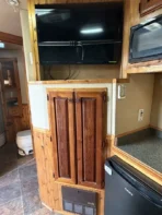 2004 Elite 14' Living Quarters Bunk Bed 4 Horse Trailer - Image 18